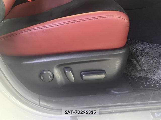 Toyota MARK X 2019-04 7870344-14