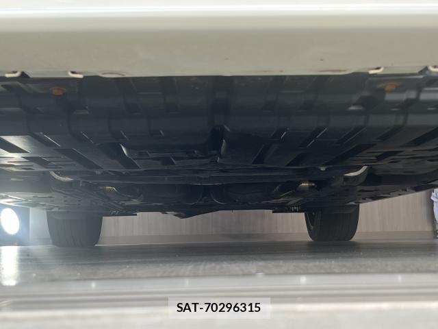 Toyota MARK X 2019-04 7870344-16
