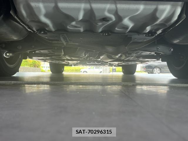 Toyota MARK X 2019-04 7870344-17