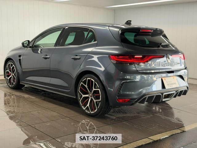 Renault MEGANE 2022-05 7872261-2