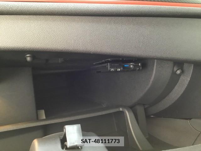 Renault MEGANE 2015-05 7872388-17