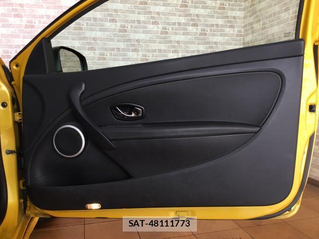 Renault MEGANE 2015-05 7872388-19