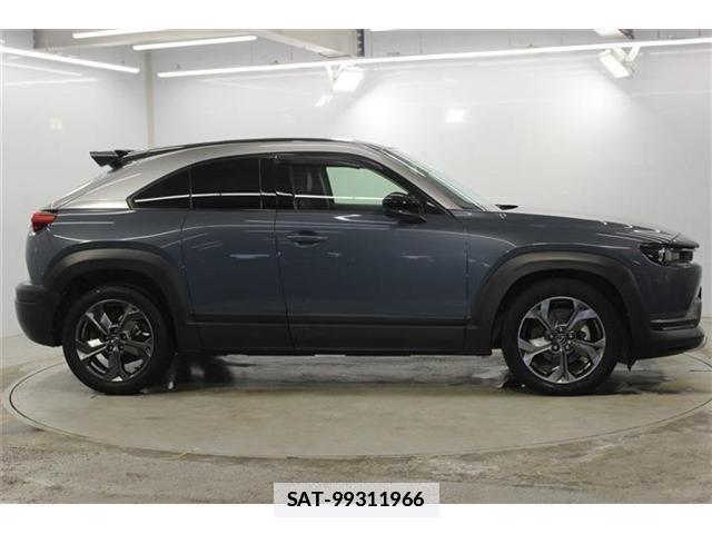 Mazda MX-30 2021-12 7872460-3