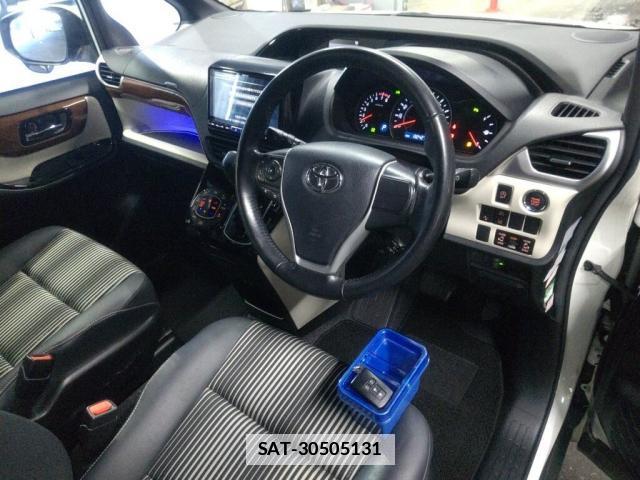 Toyota NOAH 2020-07 7867276-2