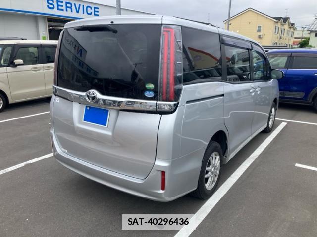 Toyota NOAH 2017-09 7867357-13