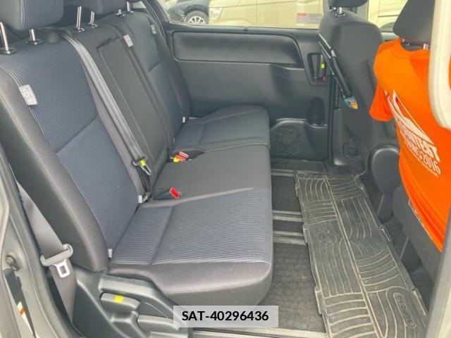 Toyota NOAH 2017-09 7867357-16
