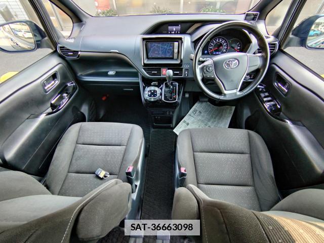 Toyota NOAH 2017-07 7867655-2