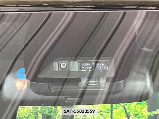 Toyota NOAH 2018-02 7868147-5