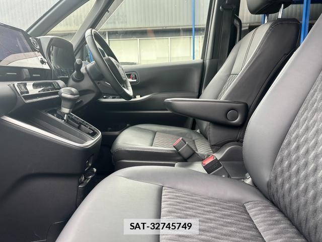 Toyota NOAH 2023-06 7869754-7