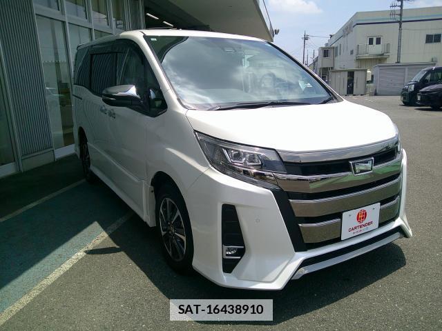 Toyota NOAH 2021-10 7870418-1