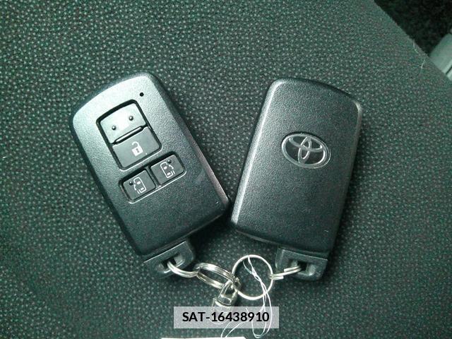 Toyota NOAH 2021-10 7870418-12