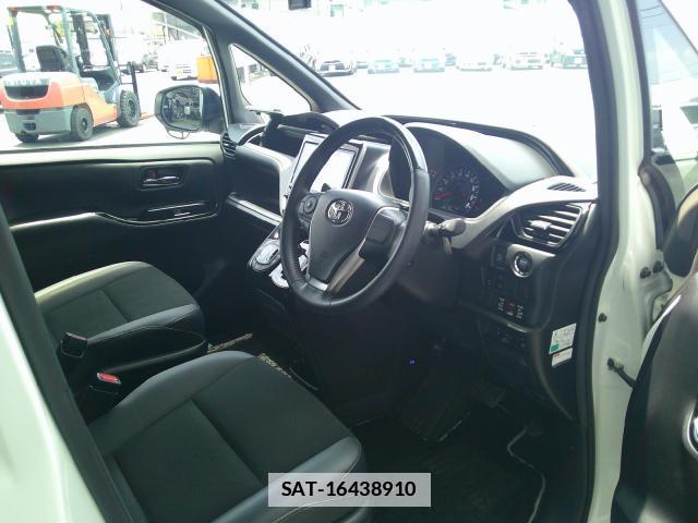 Toyota NOAH 2021-10 7870418-13