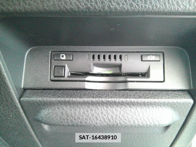 Toyota NOAH 2021-10 7870418-6