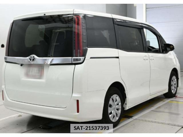 Toyota NOAH 2021-05 7870633-1