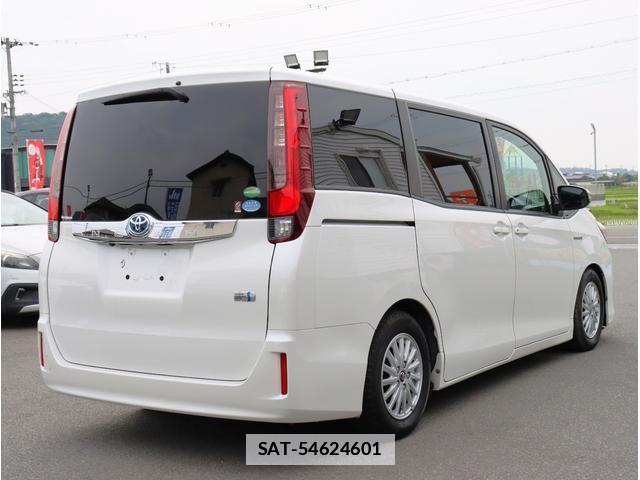 Toyota NOAH 2017-02 7870752-9