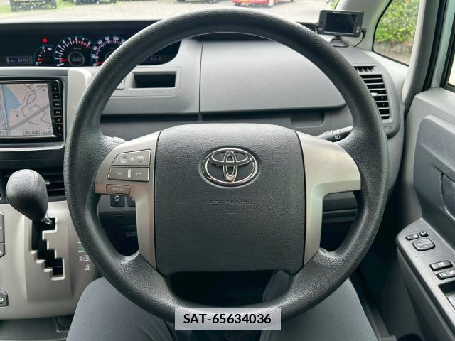 Toyota NOAH 2009-08 7871117-13