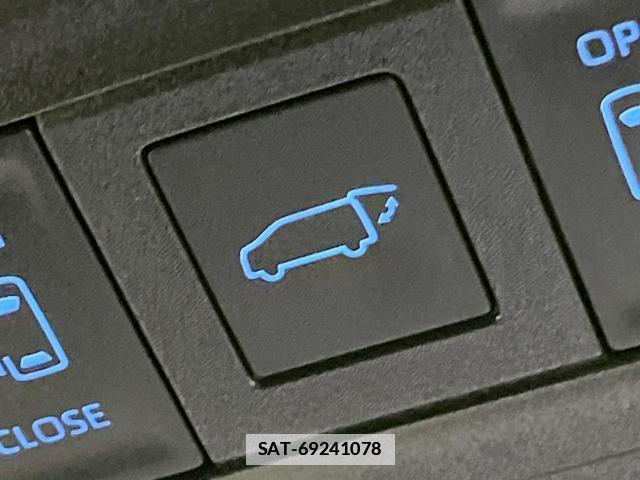 Toyota NOAH 2025-10 7871128-6