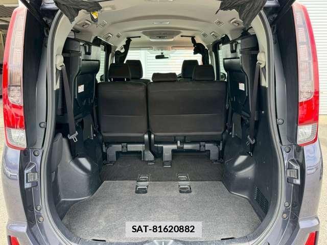 Toyota NOAH 2015-09 7871668-11