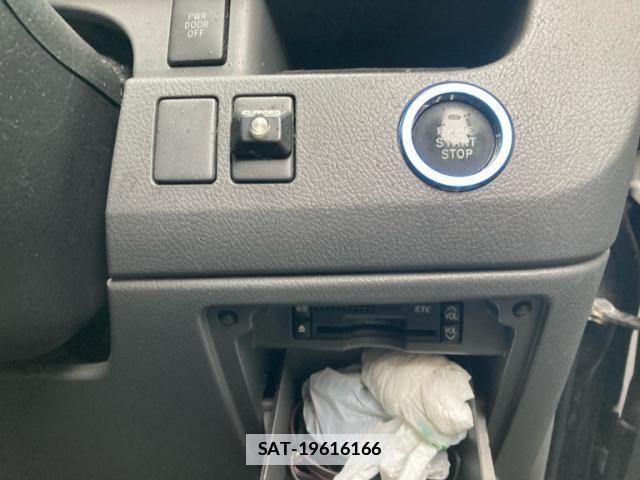 Toyota NOAH 2007-07 7871938-11