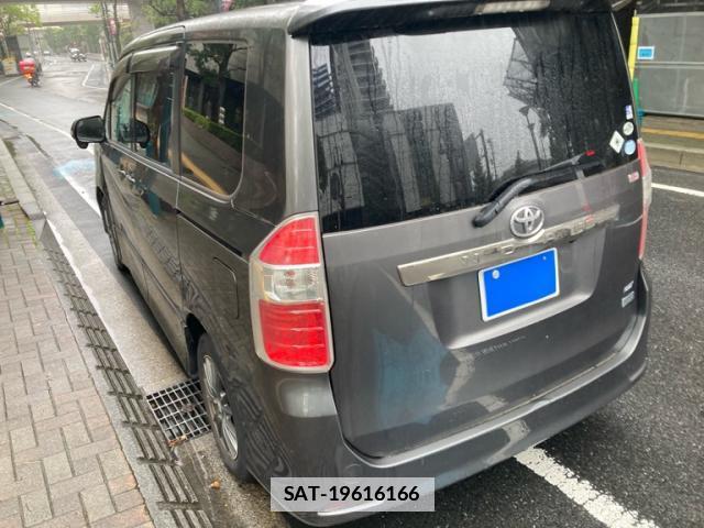 Toyota NOAH 2007-07 7871938-12