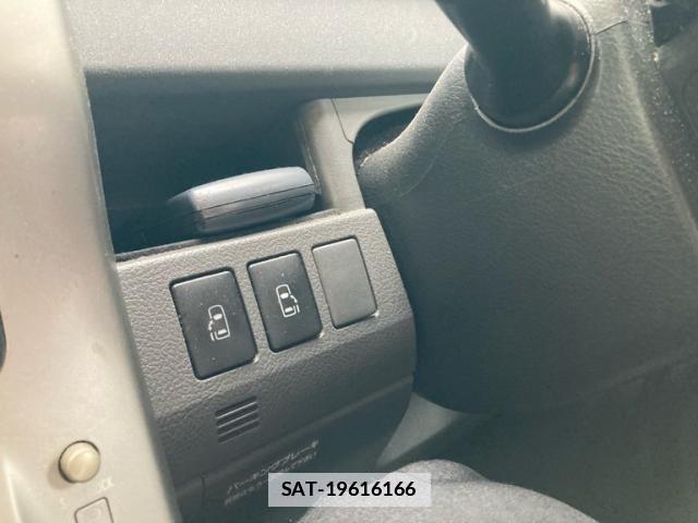 Toyota NOAH 2007-07 7871938-14