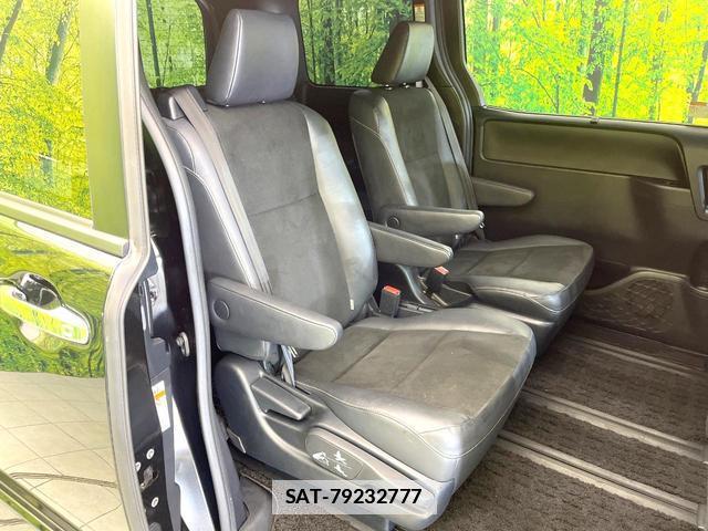 Toyota NOAH 2017-10 7872409-8