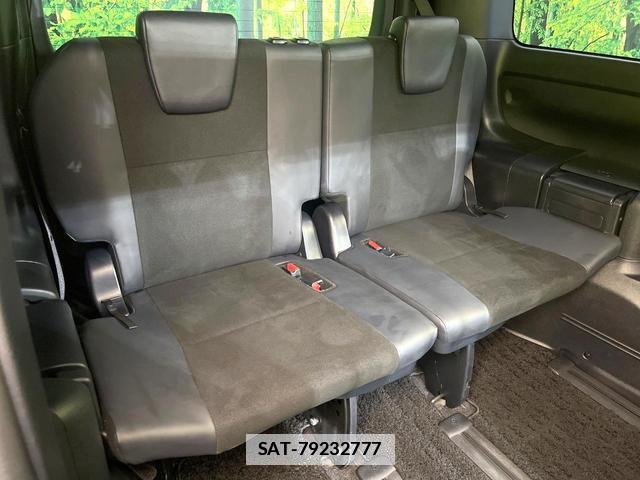 Toyota NOAH 2017-10 7872409-9