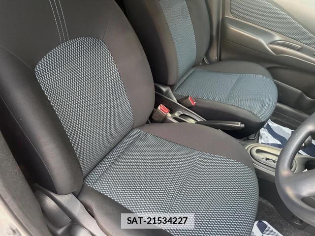 Nissan NOTE 2013-07 7868448-7