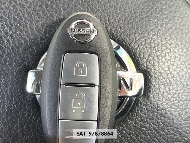 Nissan NOTE 2013-07 7869994-4