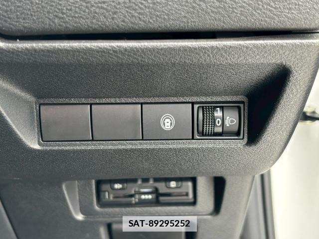Nissan NOTE 2022-11 7870738-16