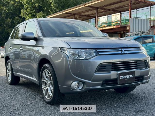 Mitsubishi OUTLANDER PHEV 2014-06 7869633-11