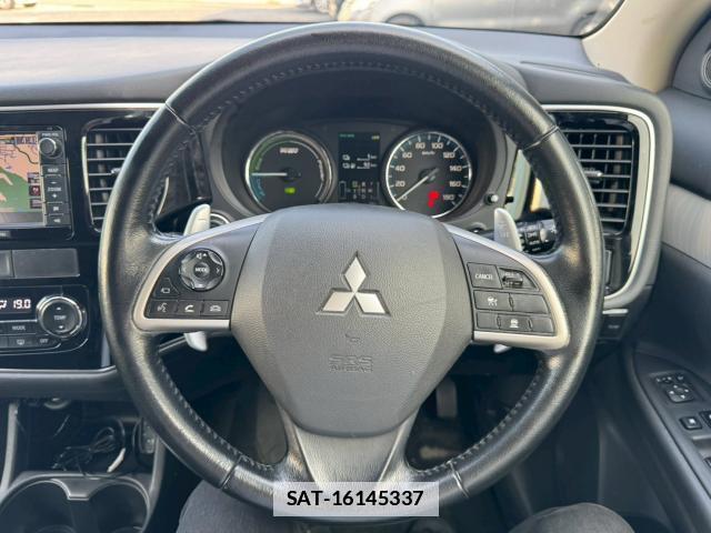Mitsubishi OUTLANDER PHEV 2014-06 7869633-16