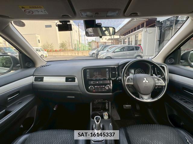 Mitsubishi OUTLANDER PHEV 2014-06 7869633-2