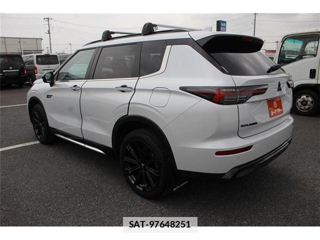 Mitsubishi OUTLANDER PHEV 2025-02 7870955-10