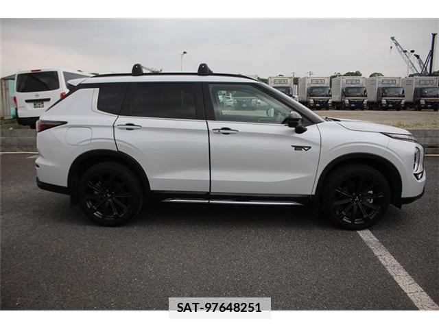 Mitsubishi OUTLANDER PHEV 2025-02 7870955-13