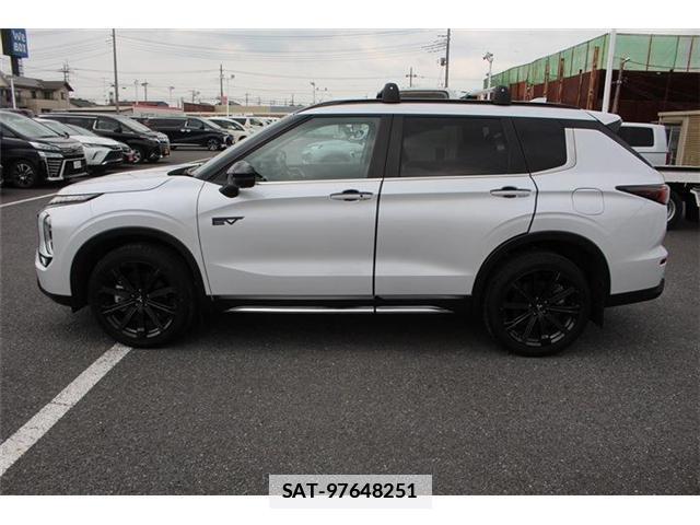 Mitsubishi OUTLANDER PHEV 2025-02 7870955-9