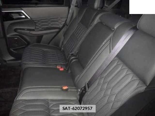 Mitsubishi OUTLANDER PHEV 2024-12 7871178-4