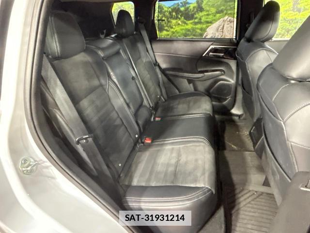 Mitsubishi OUTLANDER PHEV 2023-07 7871311-8