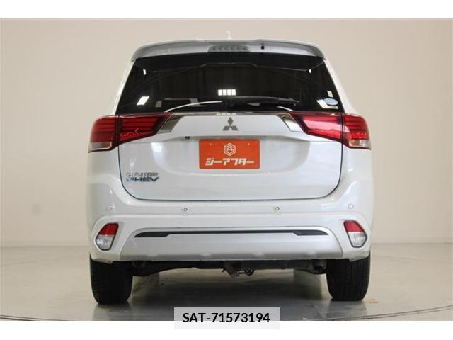 Mitsubishi OUTLANDER PHEV 2018-08 7872432-10