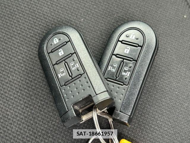 Toyota Pixis Mega 2019-03 7870362-14