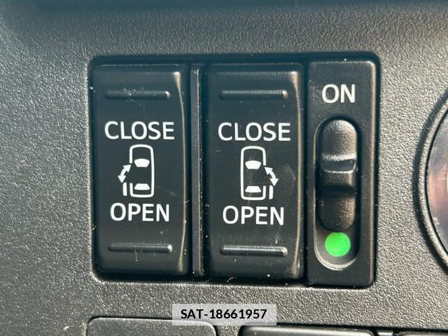 Toyota Pixis Mega 2019-03 7870362-2