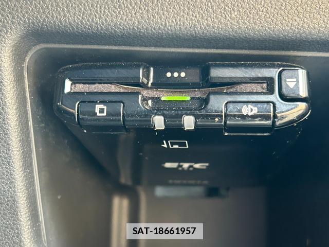 Toyota Pixis Mega 2019-03 7870362-5