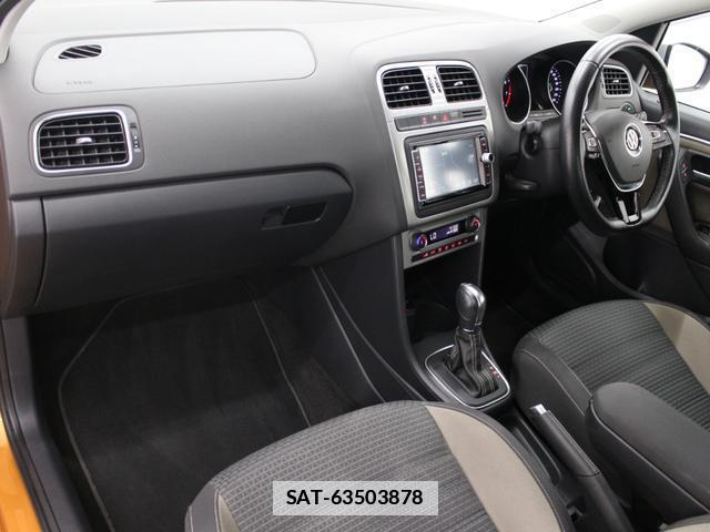 VolksWagen POLO 2015-08 7870431-11