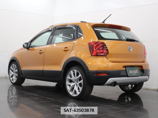 VolksWagen POLO 2015-08 7870431-16