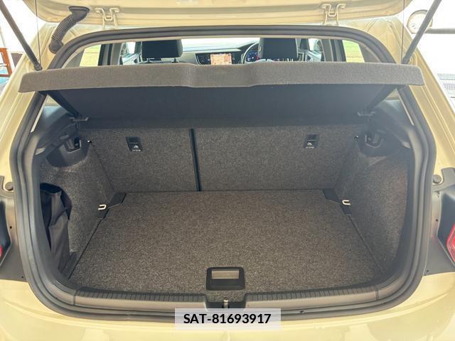 VolksWagen POLO 2019-01 7870716-17
