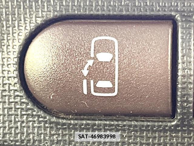 Toyota PORTE 2017-03 7872407-6