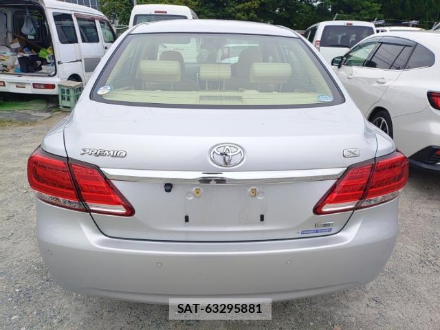 Toyota PREMIO 2017-06 7868861-1