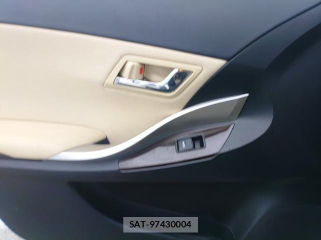 Toyota PREMIO 2019-06 7868862-12
