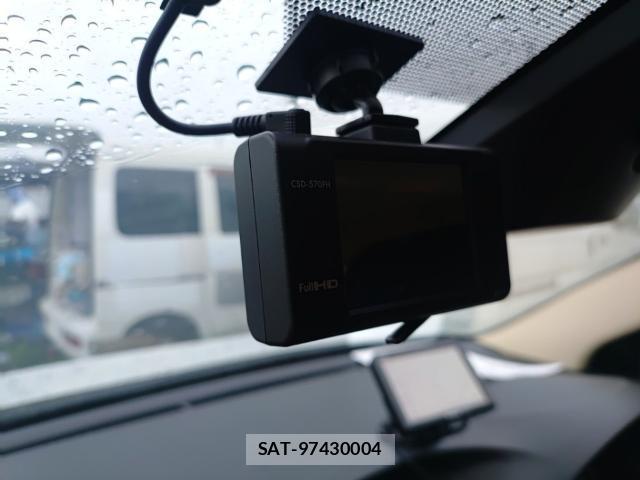 Toyota PREMIO 2019-06 7868862-16