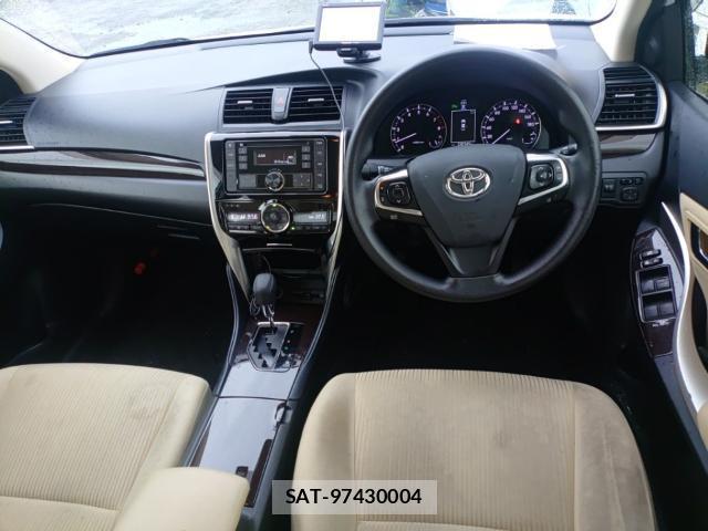 Toyota PREMIO 2019-06 7868862-2